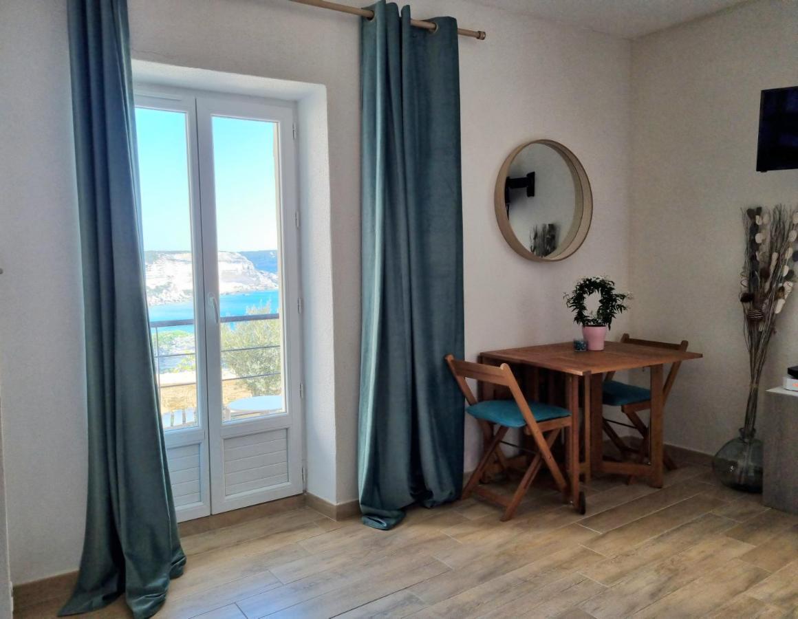 Chez Dume Apartment Bonifacio  Luaran gambar